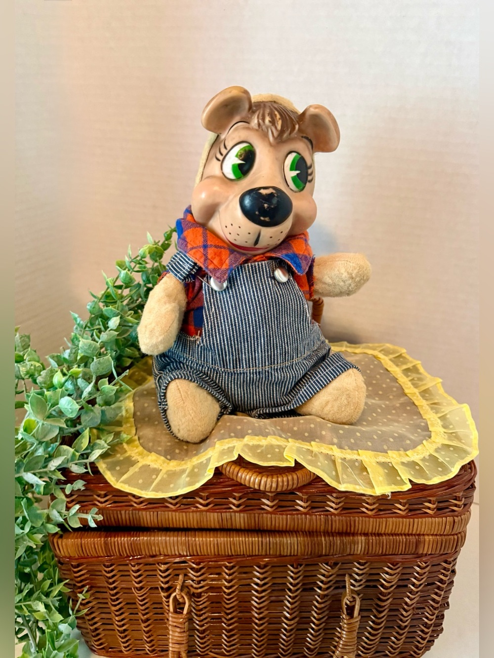 Vintage
Knickerbocker Huckleberry
Hound rubber face doll train conductor 1959-60